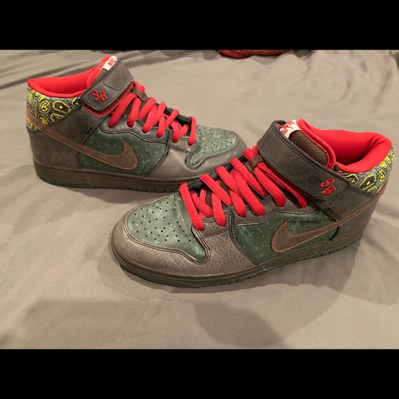 nike sb dunk mid moat